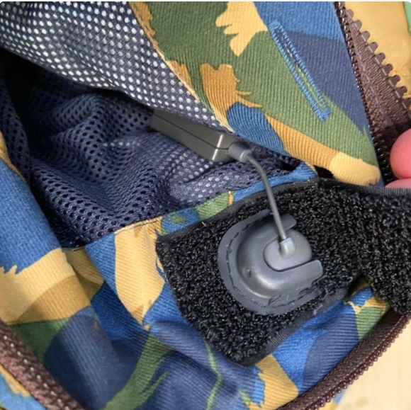 *BURTON* Women's Snow Jacket with Blue Tooth Speakers 🔊 ❄️ - Picture 14 of 17